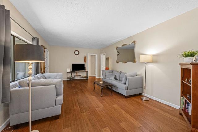 312 Oakshire Avenue, Modesto CA: https://media.crmls.org/mediaz/16d5a904-ec4c-4ace-b0ef-76b050be9ed0.jpg