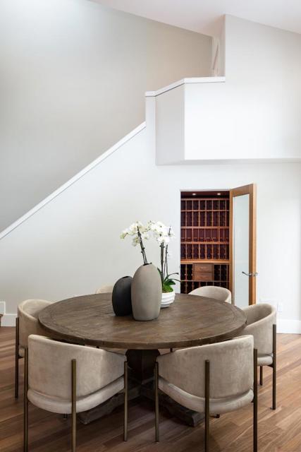 12008 Emerald Hill Lane, Los Altos Hills CA: https://media.crmls.org/mediaz/16d5b2c8-9c2c-48a2-8b29-0071637e9b15.jpg