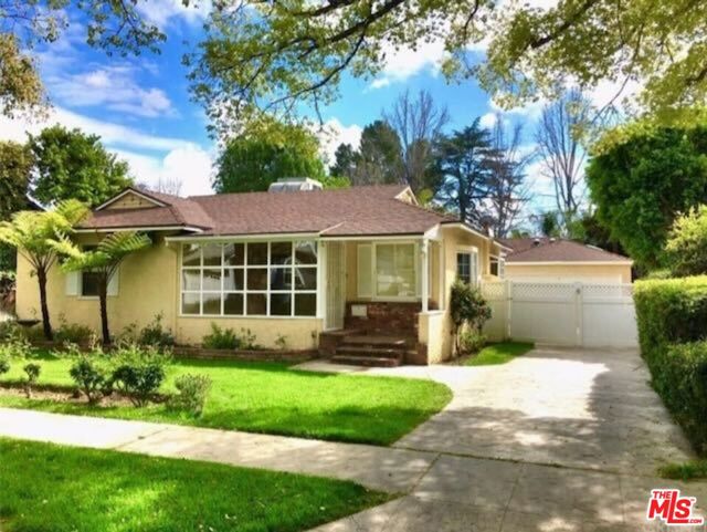 14024 Peach Grove Street, Sherman Oaks CA: https://media.crmls.org/mediaz/16d5dc9f-1087-417a-83d1-c7dde14f0af4.jpg