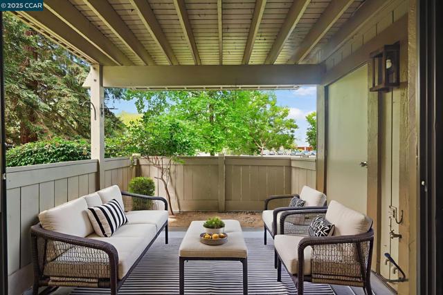 1544 Bailey Rd, Concord CA: https://media.crmls.org/mediaz/16d66c43-4beb-4bd0-9ced-1cd526c0c7c9.jpg
