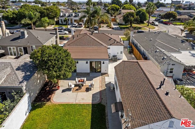 8507 Naylor Avenue, Los Angeles CA: https://media.crmls.org/mediaz/16d6c48b-8715-445c-ae7d-c12723490c46.jpg