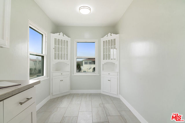8456 Byrd Avenue, Inglewood CA: https://media.crmls.org/mediaz/16d77b4a-f584-438b-a716-bbf997a36818.jpg