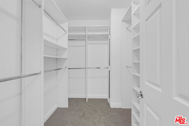 143 N Arnaz Drive, Beverly Hills CA: https://media.crmls.org/mediaz/16d80b3e-b99c-4588-af3e-22a9361d7790.jpg
