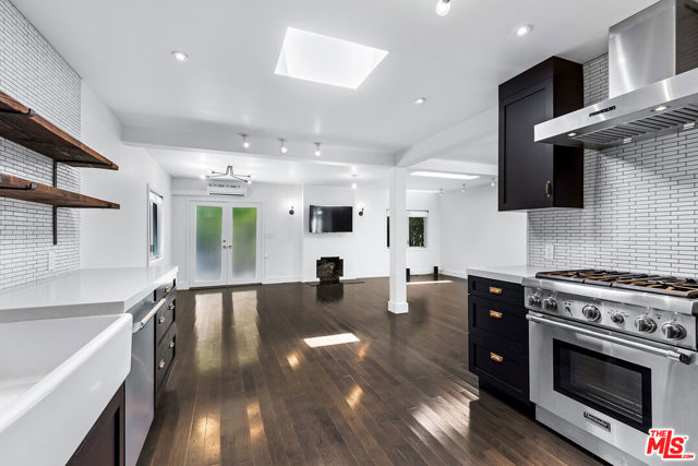 1939 Purdue Avenue, Los Angeles CA: https://media.crmls.org/mediaz/16d8388e-8aba-475b-93a8-7aacd0a53017.jpg