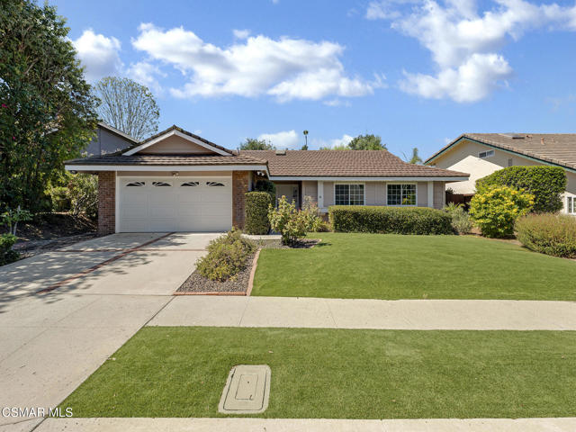121 Ensenada Avenue, Newbury Park CA: https://media.crmls.org/mediaz/16d8e65d-1515-41fb-ba76-f935eeed4404.jpg