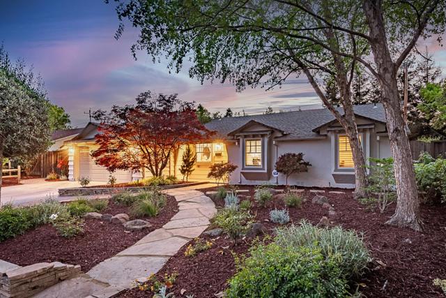 1532 Meadow Lane, Mountain View CA: https://media.crmls.org/mediaz/16d97936-76d8-49f6-bdcb-dbf066d09517.jpg