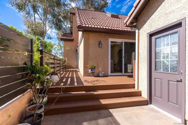 2038 Avenue Of The Trees, Carlsbad CA: https://media.crmls.org/mediaz/16da2319-b7a4-4f63-8f01-85cea4ba7764.jpg