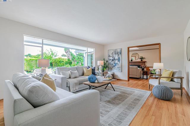 38426 Kimbro St, Fremont CA: https://media.crmls.org/mediaz/16dada78-70b7-4e73-8794-653454e1470d.jpg