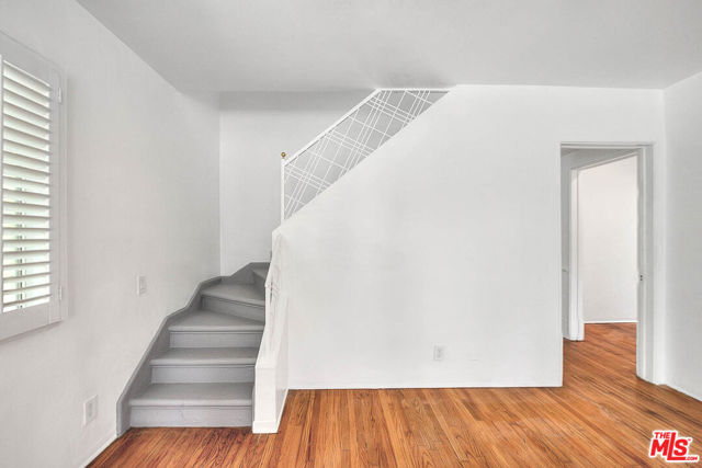 4090 Creed Avenue, Los Angeles CA: https://media.crmls.org/mediaz/16db2d9f-7200-4b68-9128-b997e288ed7d.jpg