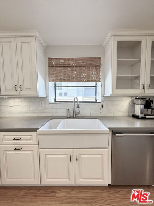 2008 Belmont Lane, Redondo Beach CA: https://media.crmls.org/mediaz/16db7a2a-a24d-40c9-836c-5f541ea09dea.jpg