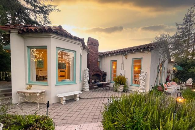 18211 Saratoga Los Gatos Road, Monte Sereno CA: https://media.crmls.org/mediaz/16dc56a3-8972-426c-bf3b-472d90a20fbf.jpg