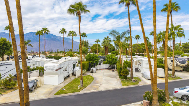 69411 Ramon Road, Cathedral City CA: https://media.crmls.org/mediaz/16dd2ac3-fb87-4a29-b0d4-d230f99dc85b.jpg