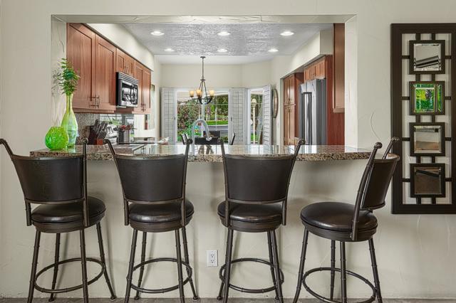 618 Vista Lago N Circle, Palm Desert CA: https://media.crmls.org/mediaz/16dde144-fb25-4c30-bb8b-6fe6170a309d.jpg