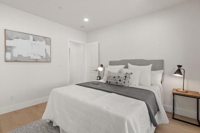 895 Laurel Avenue, Belmont CA: https://media.crmls.org/mediaz/16de3016-afc0-491b-9623-7f5e559bab1a.jpg