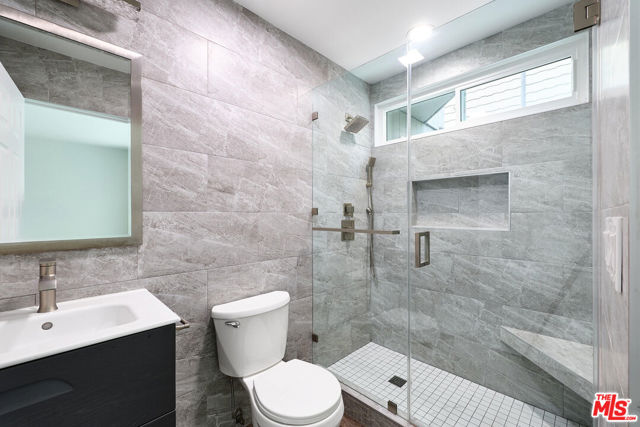 253 Fairview Street, Laguna Beach CA: https://media.crmls.org/mediaz/16de307e-8ac2-4e21-b6df-7ba722e8a9b1.jpg