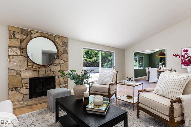 Detail Gallery Image 13 of 28 For 13017 Barto Dr, Granada Hills,  CA 91344 - 3 Beds | 2 Baths