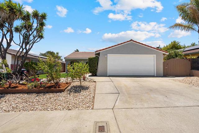 79 Meadow Terrace, Watsonville CA: https://media.crmls.org/mediaz/16deb26c-8947-40b3-b91c-6e04a61cd870.jpg
