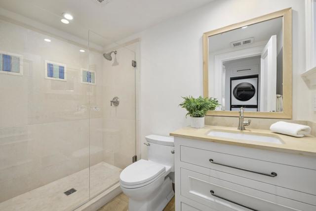 3 Vintage Court, Woodside CA: https://media.crmls.org/mediaz/16dec66d-76a6-40eb-b445-038b1b48a18b.jpg