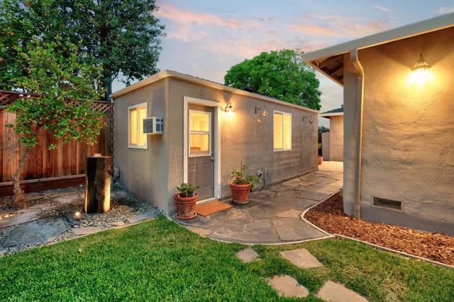 843 S Genevieve Lane, San Jose CA: https://media.crmls.org/mediaz/16deec7d-8296-4287-8e8b-d07307f56eab.jpg