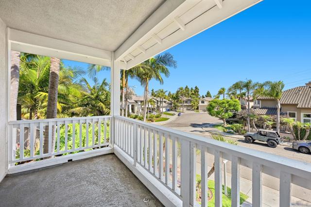 6990 Blue Orchid Lane, Carlsbad CA: https://media.crmls.org/mediaz/16dff987-83d8-47e2-8b99-6635bfc09ecc.jpg