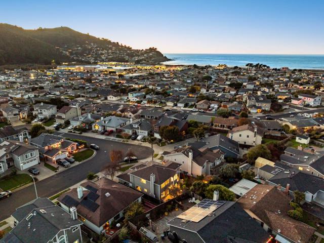 229 Marvilla Circle, Pacifica CA: https://media.crmls.org/mediaz/16e0cb48-8de1-4d57-aa67-53149eb0a191.jpg