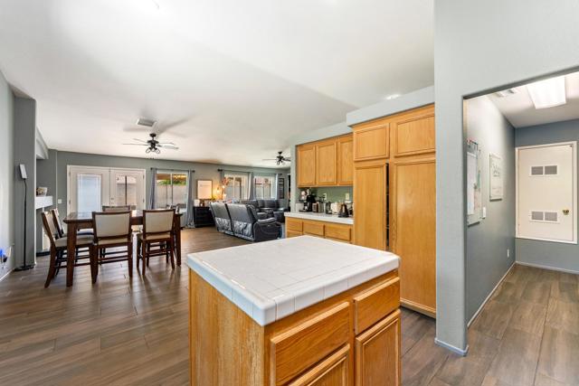 69867 Kent Place, Cathedral City CA: https://media.crmls.org/mediaz/16e0f43b-75b1-4ab4-b737-6db97c65bf86.jpg