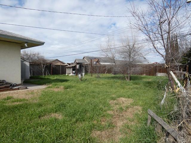 2674 Marguerite Street, Dos Palos CA: https://media.crmls.org/mediaz/16e11a01-0b13-4fb4-b90e-ce066d074727.jpg