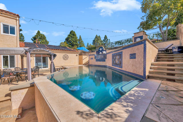 4542 Skidmore Court, Moorpark CA: https://media.crmls.org/mediaz/16e2355a-ec78-4a89-83f4-8b88db6c075a.jpg
