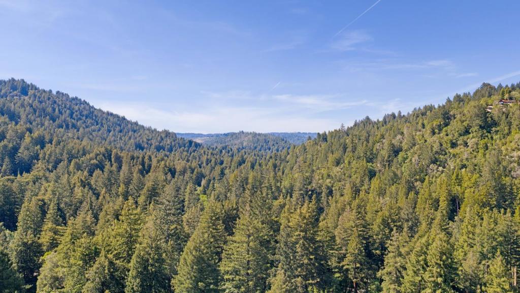 https://media.crmls.org/mediaz/16e2e08b-3fa1-4867-82ed-58b72693c548.jpg?preset=X-Large