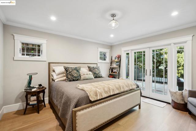 946 Alma Pl, Oakland CA: https://media.crmls.org/mediaz/16e30614-eb46-485d-a8c0-34d95c290b17.jpg