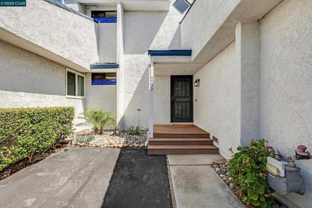 5727 Cutter Loop, Discovery Bay CA: https://media.crmls.org/mediaz/16e31e17-3082-470d-a8ea-d28120be89e6.jpg