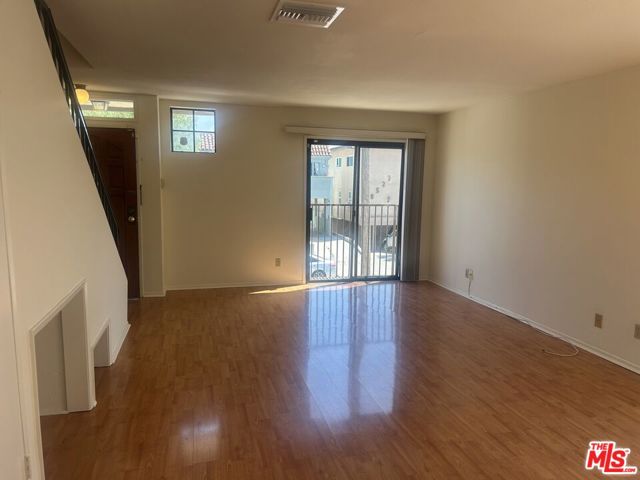 8515 Saturn Street, Los Angeles CA: https://media.crmls.org/mediaz/16e3342e-45eb-4161-bac4-fb977c78143d.jpg