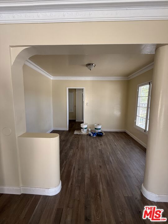4196 5th Avenue, Los Angeles CA: https://media.crmls.org/mediaz/16e42648-9969-4cd4-8d4a-481b73f072be.jpg
