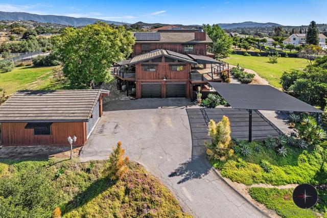 30830 Ranch Creek Rd, Valley Center CA: https://media.crmls.org/mediaz/16e43009-9eb3-46d1-8b8c-83fb66d7c378.jpg