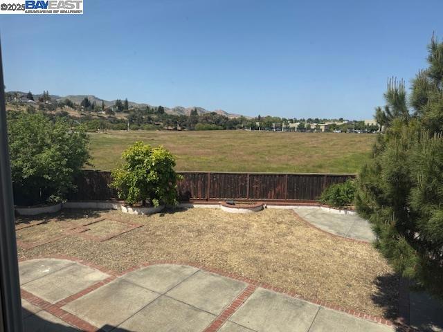 2016 Aspen Ct, Antioch CA: https://media.crmls.org/mediaz/16e44dc7-7c08-462f-bd43-3fe61dda92b2.jpg