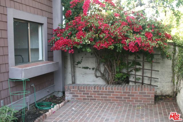4561 Alla Road, Marina del Rey CA: https://media.crmls.org/mediaz/16e49a8f-f46a-4980-8d9f-bb8e65695fba.jpg