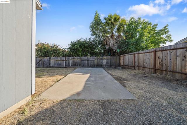 4040 Ellis Rd, Martinez CA: https://media.crmls.org/mediaz/16e4dd35-8980-4fa2-bc5f-55b3ae02aec7.jpg