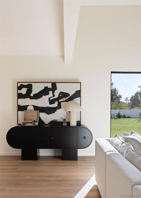 2524 Luciernaga St, Carlsbad CA: https://media.crmls.org/mediaz/16e52d35-d37d-4269-b331-c55969a74c43.jpg