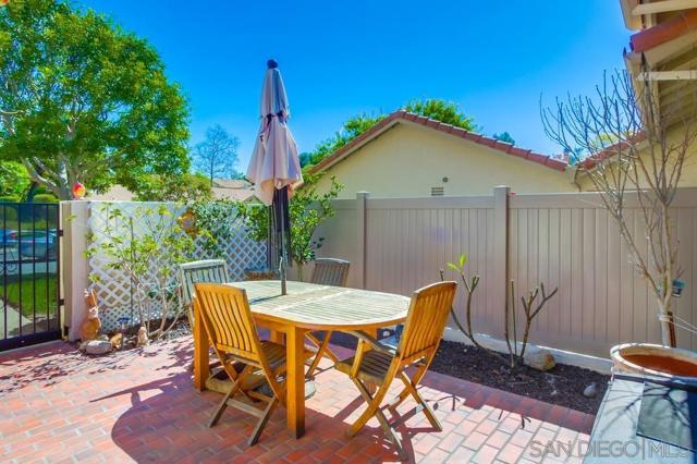 17832 Avenida Cordillera, San Diego CA: https://media.crmls.org/mediaz/16e67a68-72f4-45d2-918f-a3dafe61008b.jpg