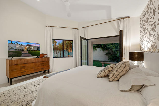75465 Montecito Drive, Indian Wells CA: https://media.crmls.org/mediaz/16e690ac-fddb-40f1-b12a-180fce1c6285.jpg