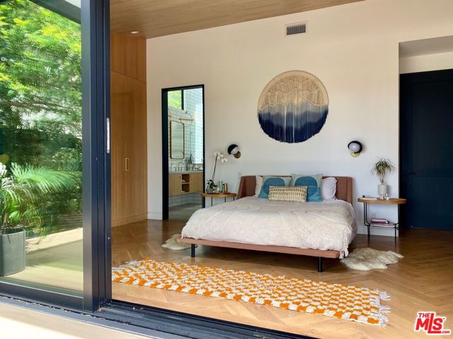 4587 Don Felipe Drive, Los Angeles CA: https://media.crmls.org/mediaz/16e831b6-b087-4e0f-9aa1-6184d1d02498.jpg
