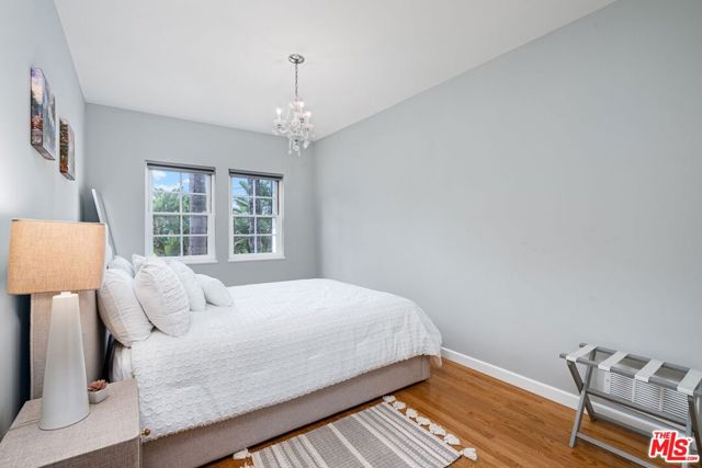 15257 Encanto Drive, Sherman Oaks CA: https://media.crmls.org/mediaz/16e8d467-e597-4676-b99b-35f5db78a6d0.jpg
