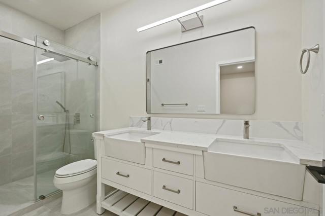 8206 Caminito Lacayo, La Jolla CA: https://media.crmls.org/mediaz/16e92d96-b192-49ec-9fc7-8afe39ec8003.jpg
