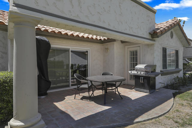 450 Desert Falls N Drive, Palm Desert CA: https://media.crmls.org/mediaz/16e93961-d423-471a-b14f-ed6dea4d7b14.jpg