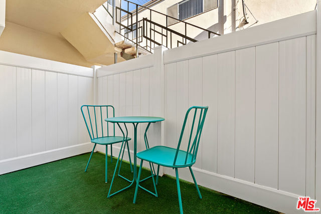 11743 Mayfield, Los Angeles CA: https://media.crmls.org/mediaz/16e98fca-3758-41ff-91f2-d77e9a33ca66.jpg
