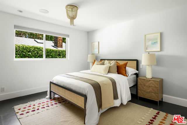 508 GLEN Trail, Topanga CA: https://media.crmls.org/mediaz/16e9f3c6-ca95-406a-b10b-e964c5f5cd82.jpg