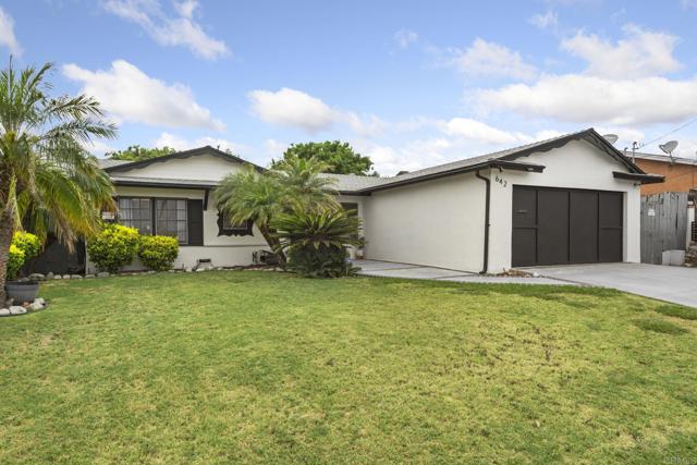 642 Carlsbad St., Spring Valley CA: https://media.crmls.org/mediaz/16ea0dbc-9f68-4996-a99e-f95dcd68c8f9.jpg