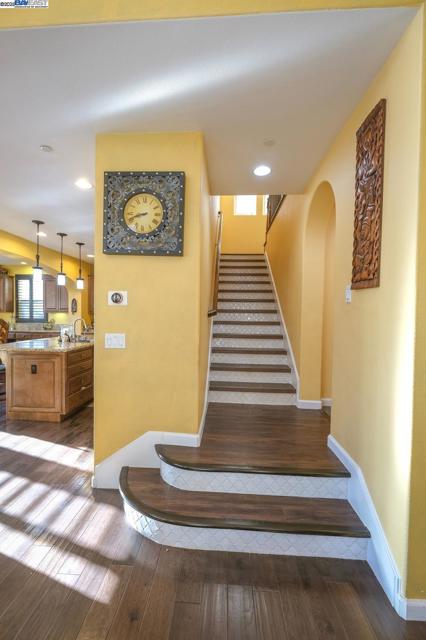 3252 Carpenter Way, San Ramon CA: https://media.crmls.org/mediaz/16ea2c9b-d433-442e-8a94-601dfe79c574.jpg