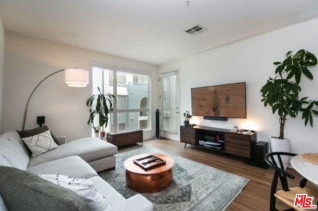 21301 Erwin Street, 414 photo 6