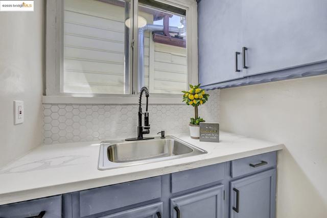 319 S 37Th St, Richmond CA: https://media.crmls.org/mediaz/16eb2b8f-8e73-4f1e-a51d-8df93f8b0650.jpg